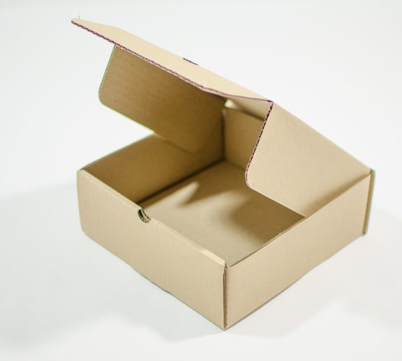Cutie de carton cu autoformare