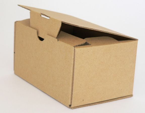 Cutie de carton cu autoformare